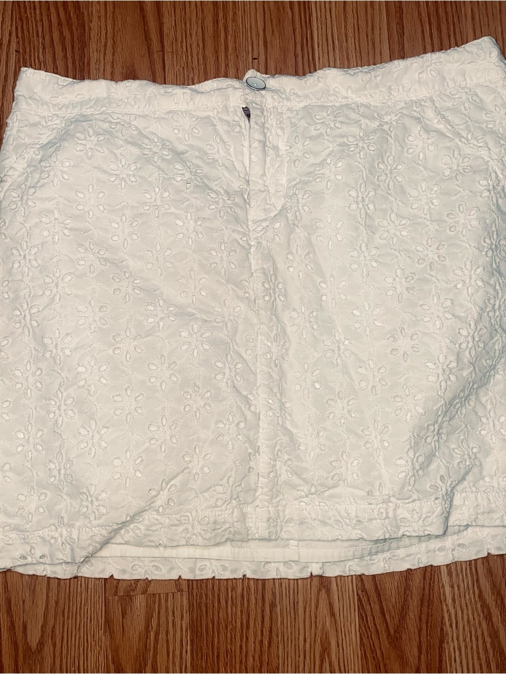 G.H. Bass & Co. White Eyelet Embroidered Mini Skirt Size 8